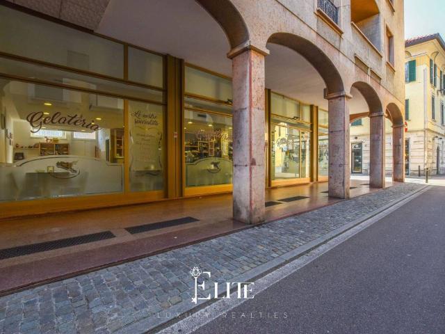 Locale Commerciale in vendita a Oltresempione, Legnano