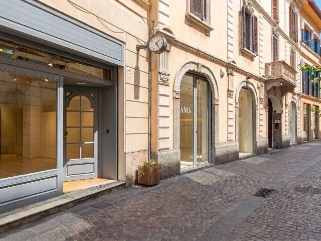 Locale Commerciale in vendita a Oltresempione, Legnano