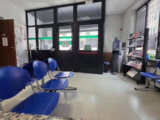 Locale Commerciale in vendita a Oltresempione, Legnano