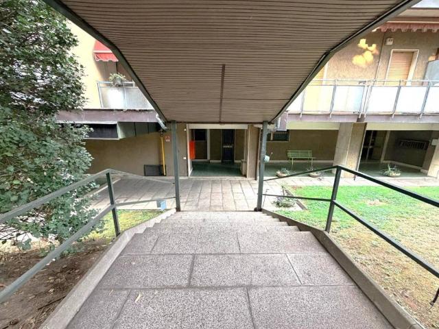Locale Commerciale in vendita a Sant'Erasmo, Legnano