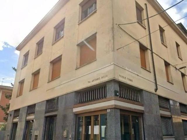 Locale Commerciale in vendita a Leno, Lombardia
