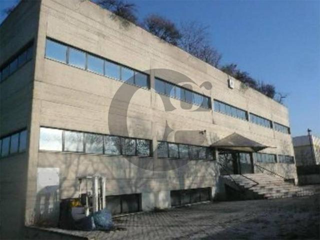 Locale Commerciale in vendita a Leno, Lombardia