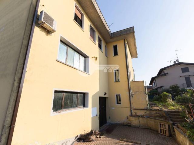 Locale Commerciale in vendita a Leno, Lombardia