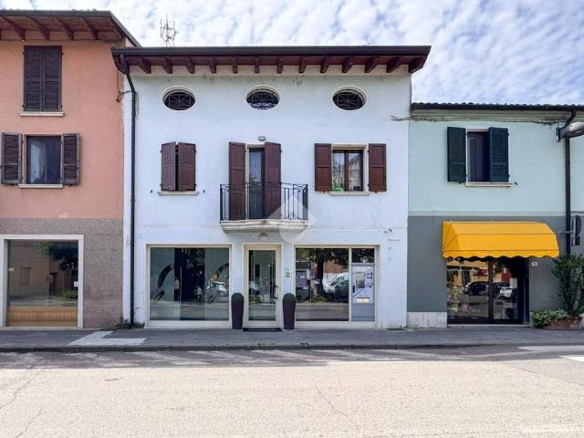 Locale Commerciale in vendita a Leno, Lombardia
