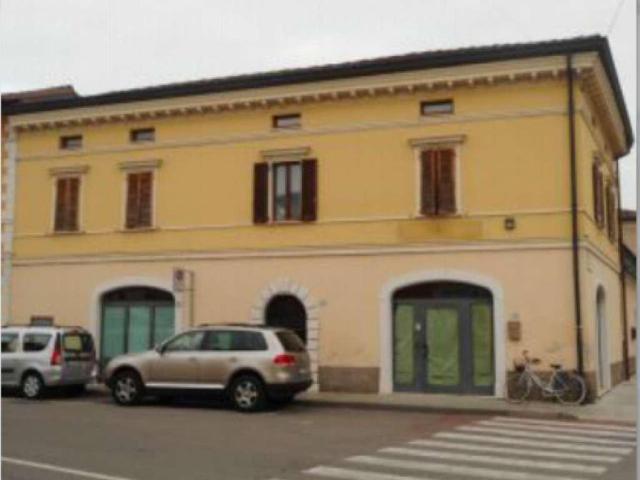 Locale Commerciale in vendita a Leno, Lombardia