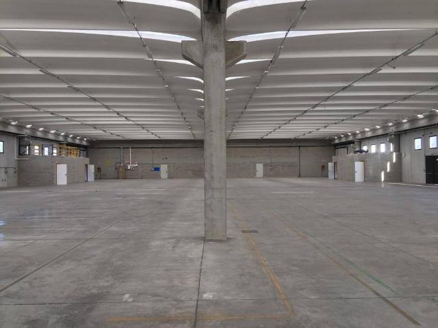 Locale Commerciale in vendita a Birago, Lentate Sul Seveso