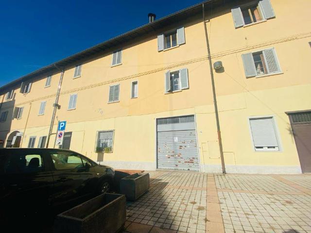 Locale Commerciale in vendita a Copreno, Lentate Sul Seveso