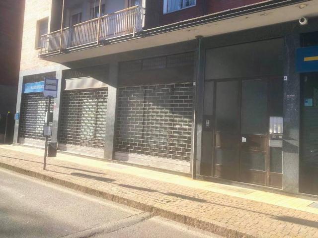 Locale Commerciale in vendita a Birago, Lentate Sul Seveso