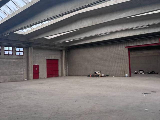 Locale Commerciale in vendita a Lentate Sul Seveso, Lombardia