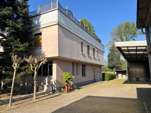 Locale Commerciale in vendita a Birago, Lentate Sul Seveso