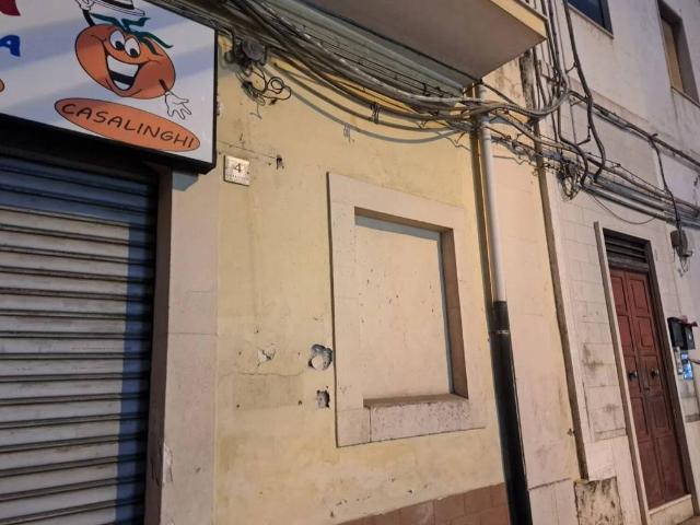 Locale Commerciale in vendita a Lentini, Sicilia