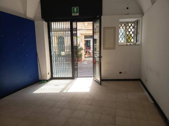 Locale Commerciale in vendita a Lentini, Sicilia