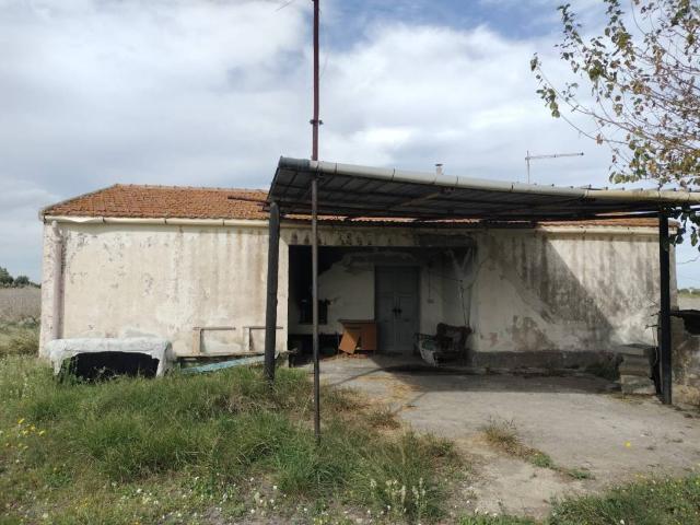Locale Commerciale in vendita a Lentini, Sicilia