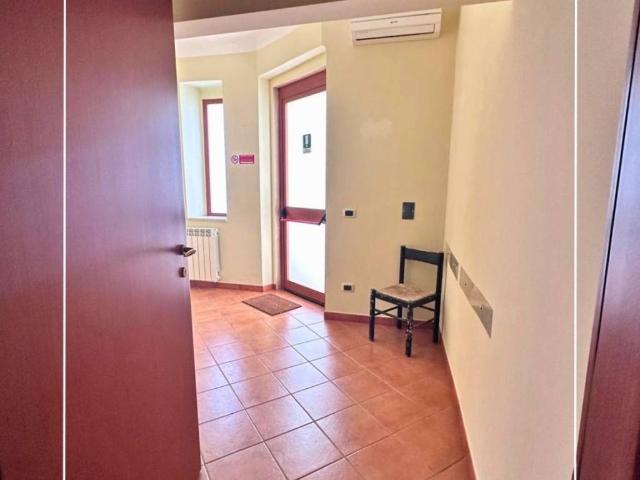Locale Commerciale in vendita a Puglia, Taranto