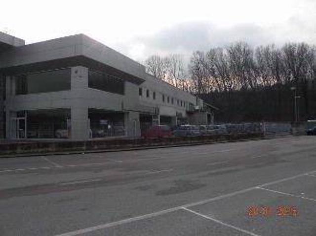 Locale Commerciale in vendita a Piemonte, Cuneo