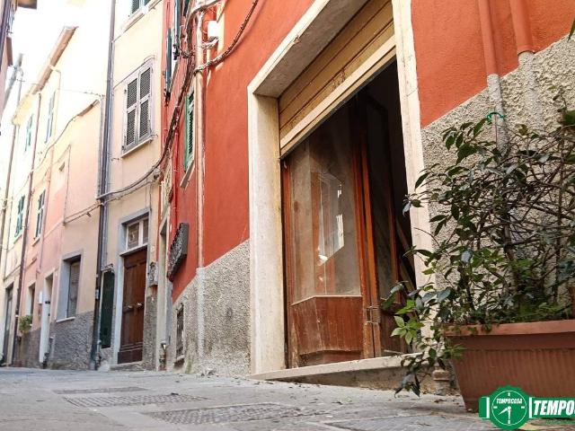 Locale Commerciale in vendita a La Serra, Lerici