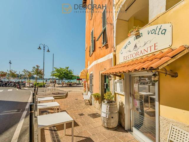 Locale Commerciale in vendita a Lerici, Liguria