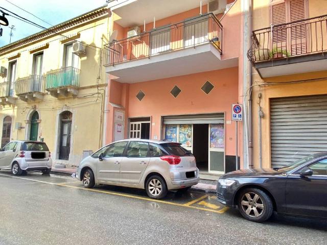 Locale Commerciale in vendita a Letojanni, Sicilia