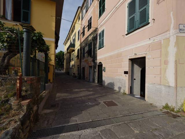 Locale Commerciale in vendita a Levanto, Liguria