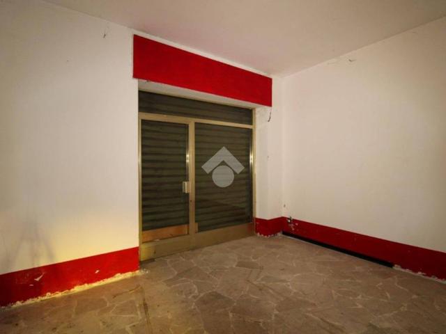 Locale Commerciale in vendita a Levate, Lombardia