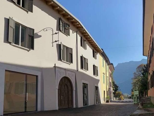 Locale Commerciale in vendita a Comunità Alta Valsugana e Bersntol, Levico Terme
