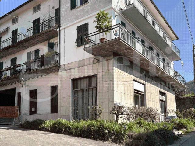 Locale Commerciale in vendita a Unione di comuni Montana Lunigiana, Licciana Nardi