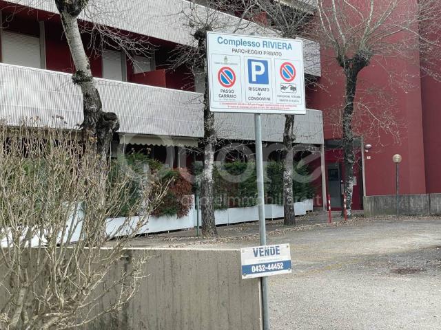 Locale Commerciale in vendita a Lignano Riviera, Lignano Pineta