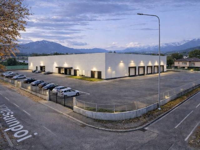 Locale Commerciale in vendita a Limana, Veneto
