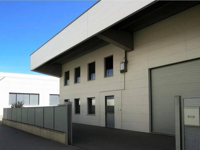 Locale Commerciale in vendita a Villaggio del Sole, Limbiate