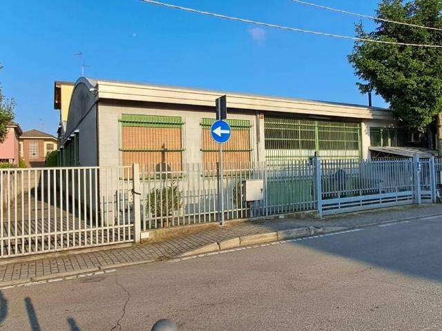 Locale Commerciale in vendita a San Francesco, Limbiate