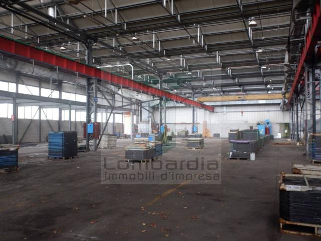 Locale Commerciale in vendita a Limbiate, Lombardia