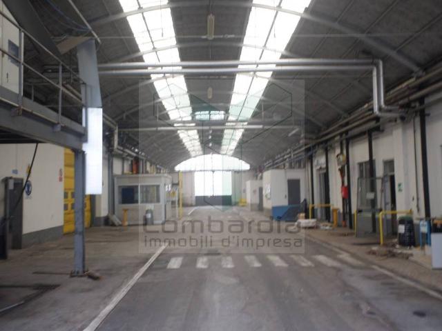 Locale Commerciale in vendita a Limbiate, Lombardia