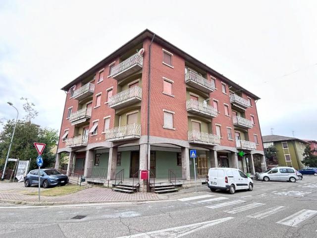 Locale Commerciale in vendita a Linarolo, Lombardia