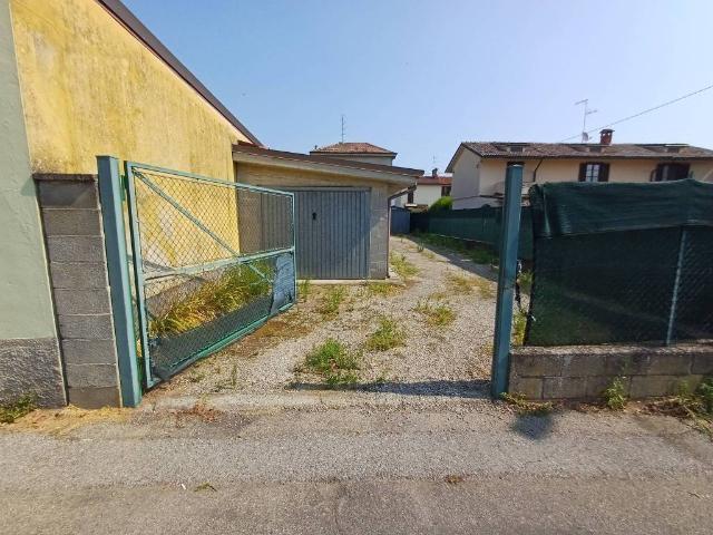 Locale Commerciale in vendita a Linarolo, Lombardia