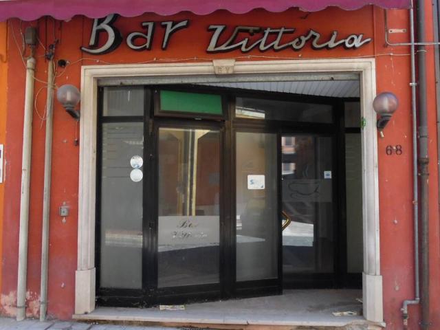 Locale Commerciale in vendita a Lioni, Campania