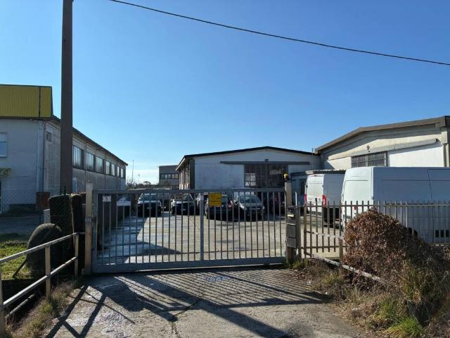 Locale Commerciale in vendita a Liscate, Lombardia