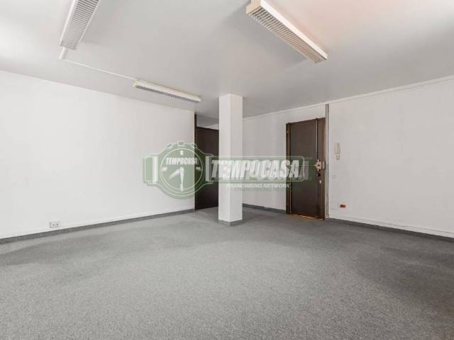 Locale Commerciale in vendita a Liscate, Lombardia