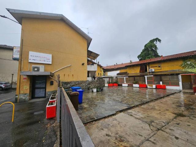 Locale Commerciale in vendita a Liscate, Lombardia