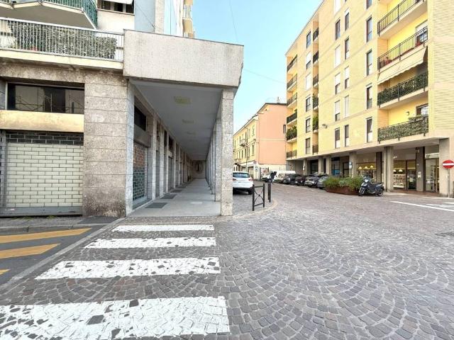 Locale Commerciale in vendita a Centro Storico, Lissone