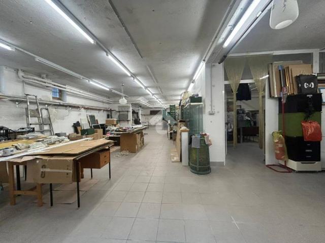 Locale Commerciale in vendita a Lissone, Lombardia