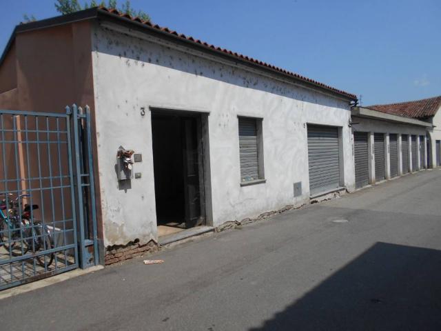 Locale Commerciale in vendita a Piemonte, Vercelli