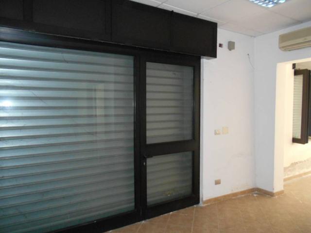 Locale Commerciale in vendita a Piemonte, Vercelli