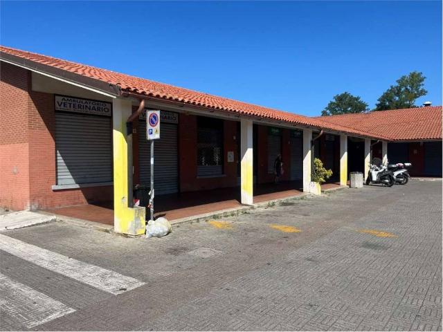 Locale Commerciale in vendita a La Leccia, Livorno
