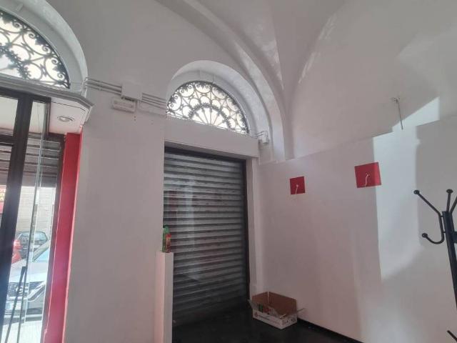 Locale Commerciale in vendita a Livorno