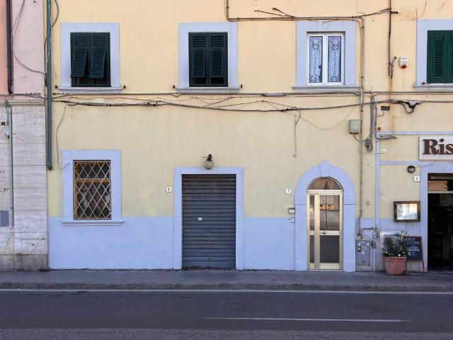 Locale Commerciale in vendita a Livorno