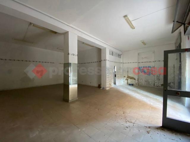 Locale Commerciale in vendita a Borgo San Jacopo, Livorno