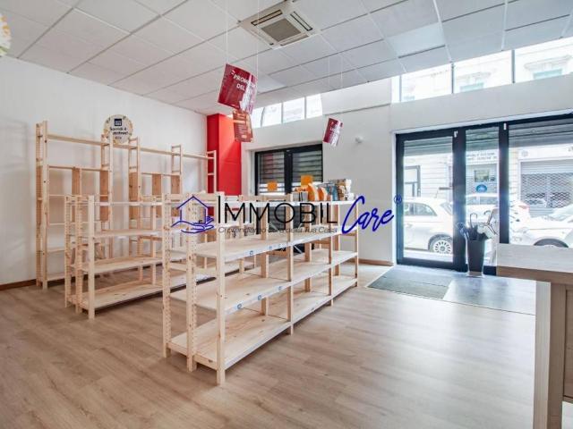 Locale Commerciale in vendita a Livorno