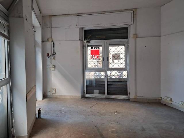 Locale Commerciale in vendita a Pontino, Livorno