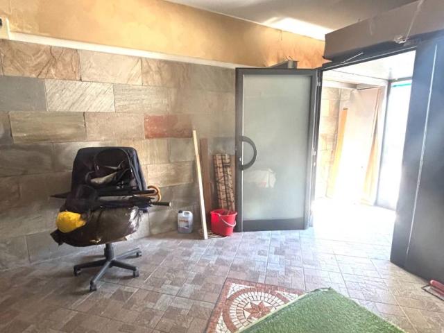 Locale Commerciale in vendita a Livorno