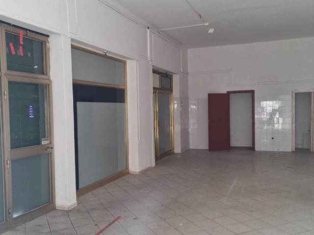 Locale Commerciale in vendita a Livorno, Toscana